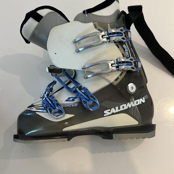 Salomon Ski Boots 🎿 - Picture 3 of 11